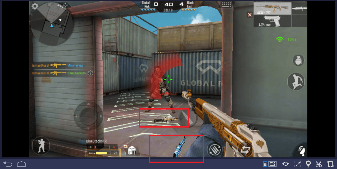 Trong mỗi trận đấu game thủ có thể nhặt lấy vũ khí của đối thủ