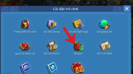 Nhấn vào mục Mã quà (Biểu tượng túi quà)