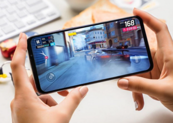Khi smartphone tầm trung "thách thức" game bom tấn